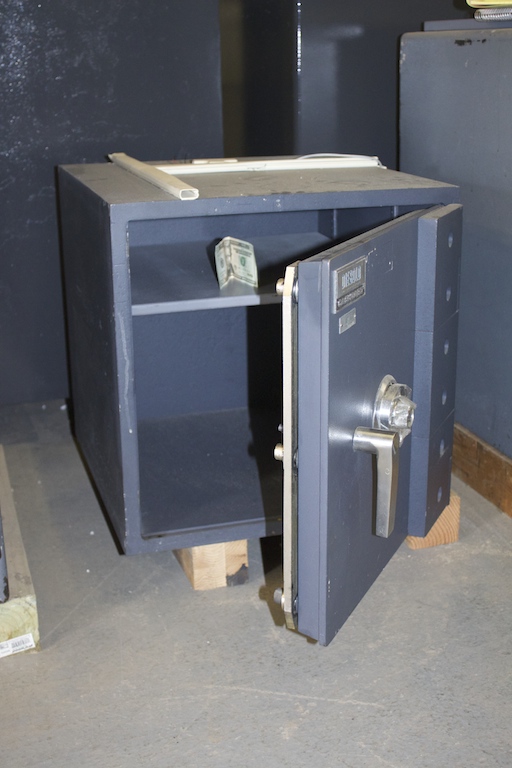 Used Small Diebold TL15 High Security Safe lackasafe